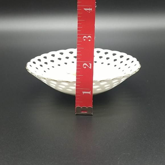 M.J. Hummel Maiglockchen Lily of the Valley Porcelain Lattice Dish - Picture 6 of 6